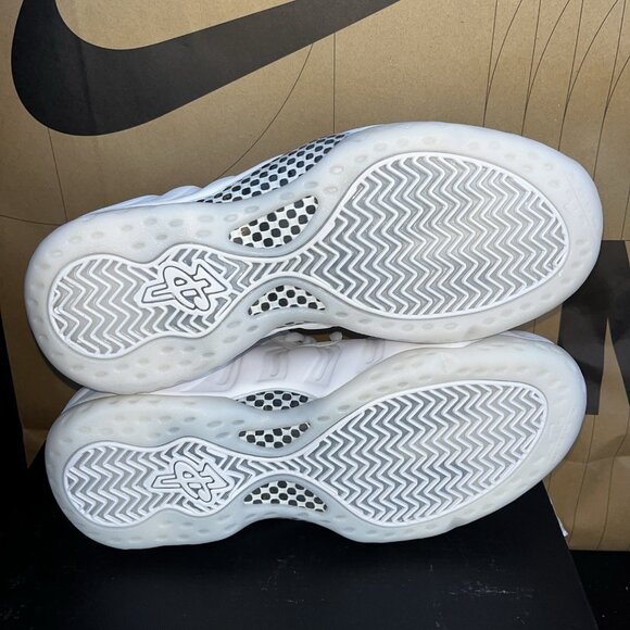 NEW Nike Air Foamposite One Triple White (2025) HJ5195 100 Men Size 9.5 main image 3